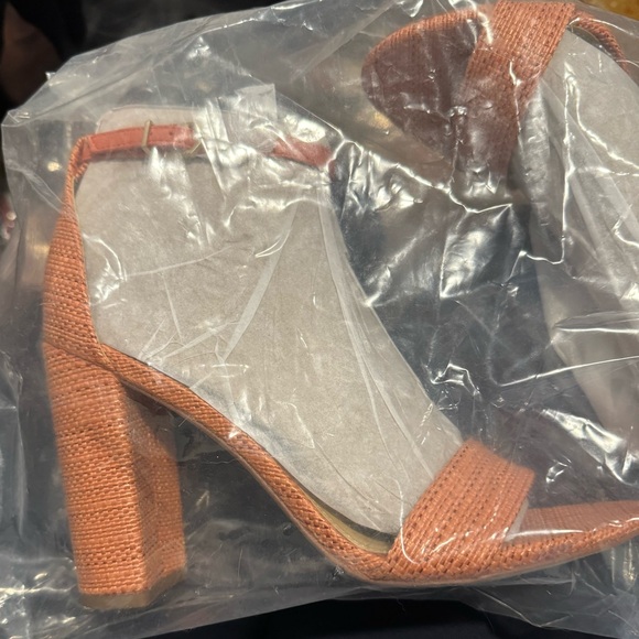 Brand New Sam Edelman Yaro Heels in Stucco Pink Size 8.5B - Picture 8 of 8